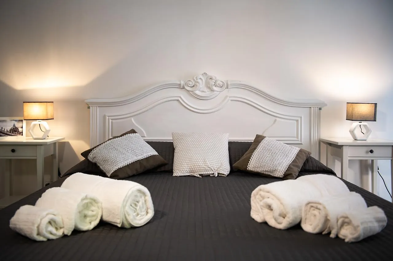 House Bonifacio Apartment Rome 0*,